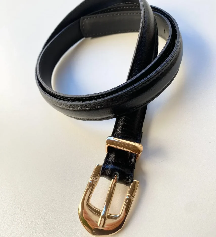 Cinto Feminino de Couro Preto com Fivela Dourada - Fernanda Ramos Store
