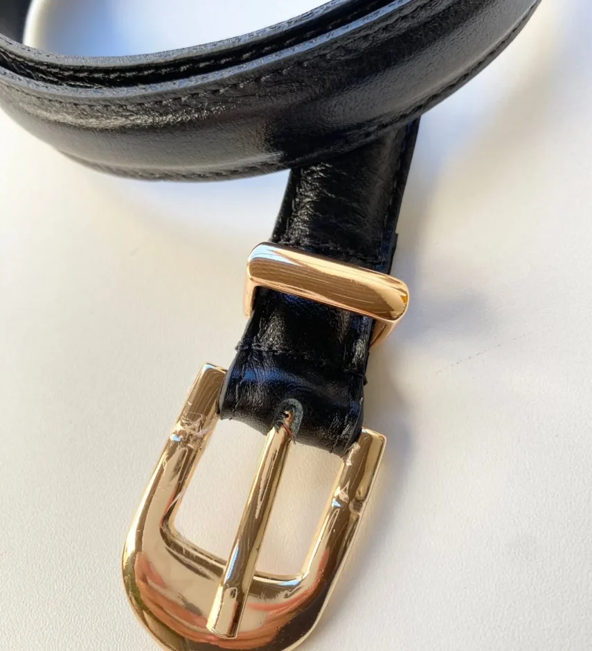 Cinto Feminino de Couro Preto com Fivela Dourada - Fernanda Ramos Store