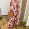 Conjunto Feminino Cropped com Bojo e Calça Pantalona Cinza Estampado - Fernanda Ramos Store