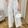 Conjunto Feminino Cropped com Bojo e Calça Pantalona Estampa Floral - Fernanda Ramos Store