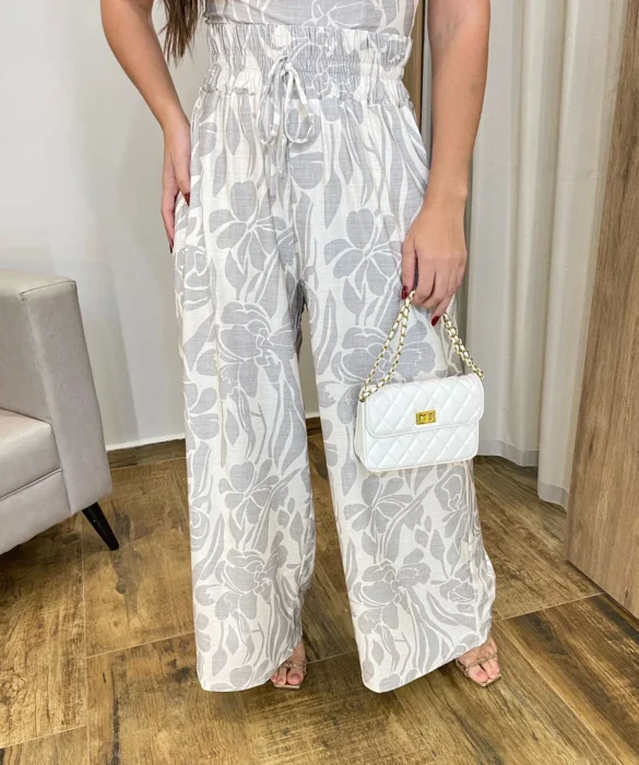 Conjunto Feminino Cropped com Bojo e Calça Pantalona Estampa Floral - Fernanda Ramos Store