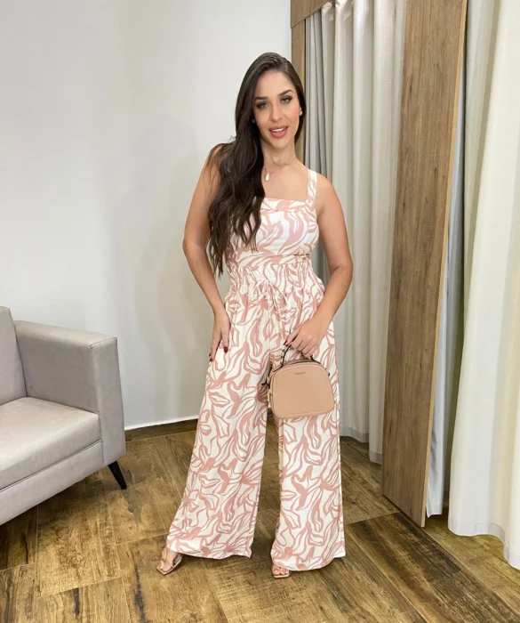 Conjunto Feminino Cropped com Bojo e Calça Pantalona Estampado Bege - Fernanda Ramos Store