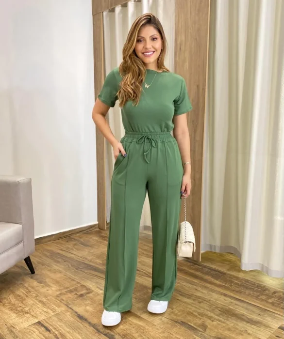 Conjunto Moletinho Calça Pantalona e Cropped Verde Oliva - Fernanda Ramos Store