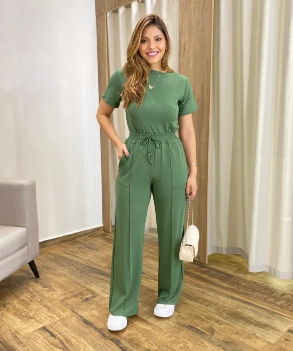 Conjunto Moletinho Calça Pantalona e Cropped Verde Oliva - Fernanda Ramos Store