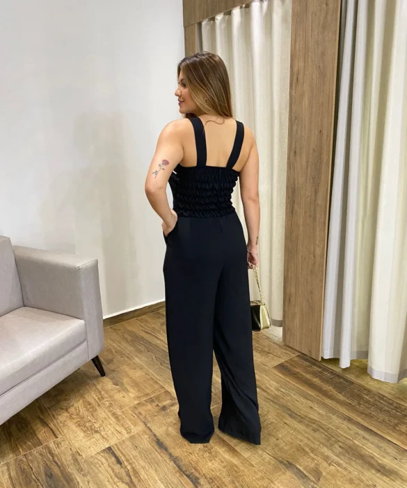 Macacão Feminino Longo Pantalona com Bojo e Bolsos Preto - Fernanda Ramos Store