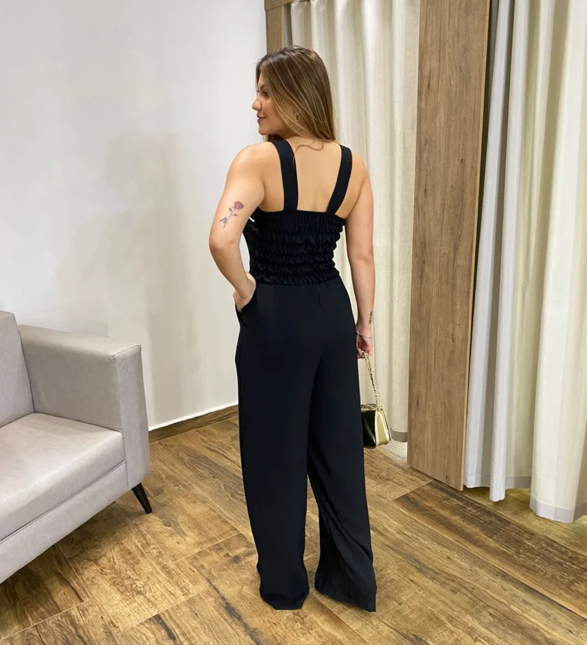 Macacão Feminino Longo Pantalona com Bojo e Bolsos Preto - Fernanda Ramos Store