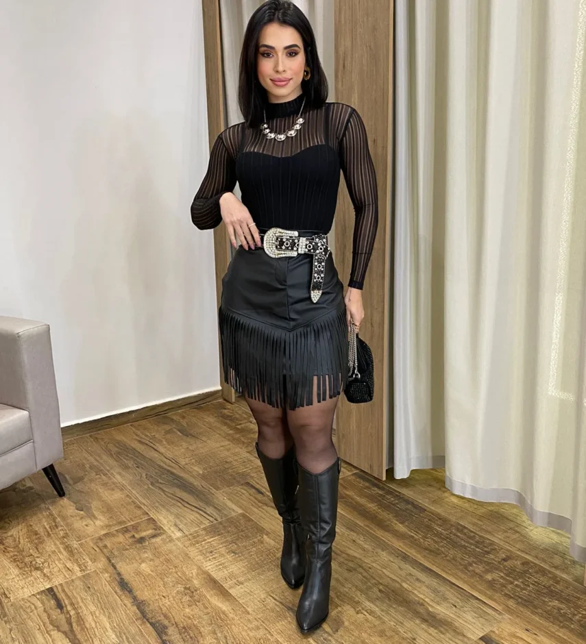 Saia Feminina Curta Sophia com Franjas Couro Eco Preta - Fernanda Ramos Store