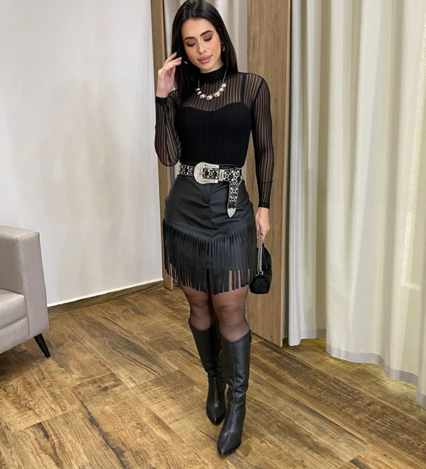 Saia Feminina Curta Sophia com Franjas Couro Eco Preta - Fernanda Ramos Store