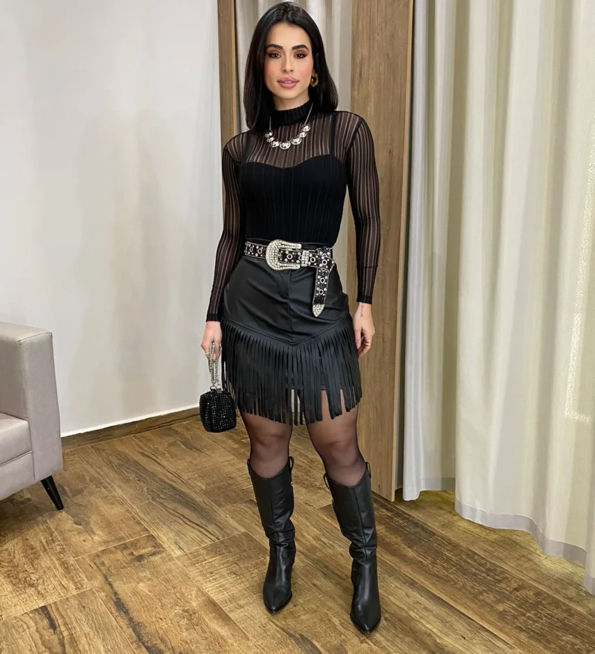 Saia Feminina Curta Sophia com Franjas Couro Eco Preta - Fernanda Ramos Store
