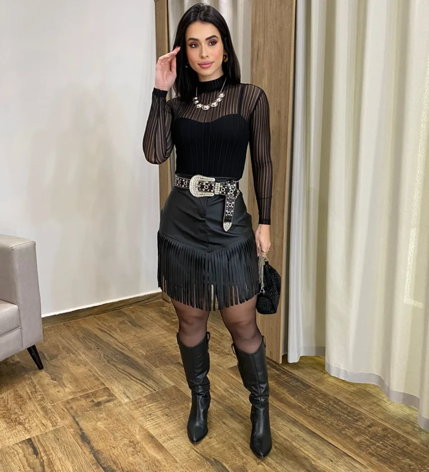 Saia Feminina Curta Sophia com Franjas Couro Eco Preta - Fernanda Ramos Store