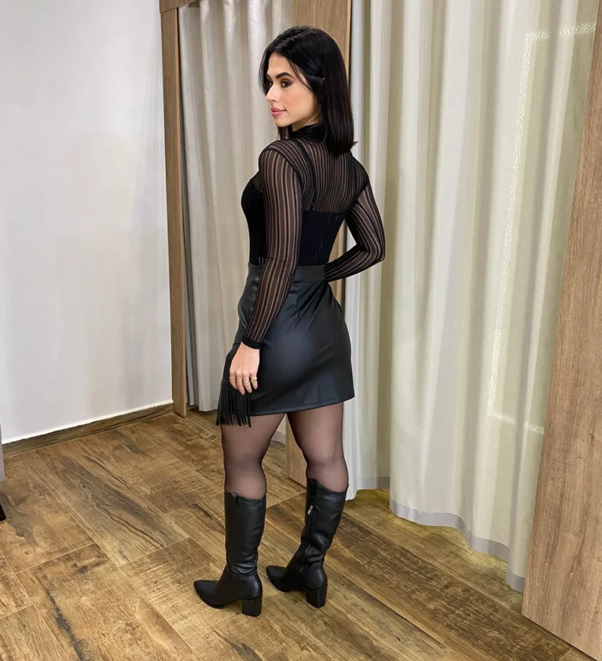 Saia Feminina Curta Sophia com Franjas Couro Eco Preta - Fernanda Ramos Store