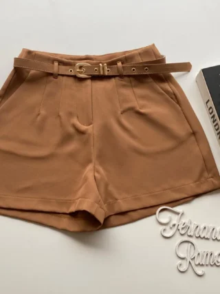 Short Social Feminino Alfaiataria com Cinto Bege Escuro - Fernanda Ramos Store