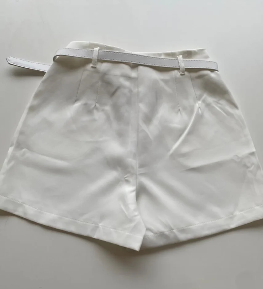 Short Social Feminino Alfaiataria com Cinto Branco - Fernanda Ramos Store