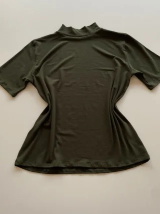 T-shirt Feminina Érica Gola Alta Verde Militar - Fernanda Ramos Store