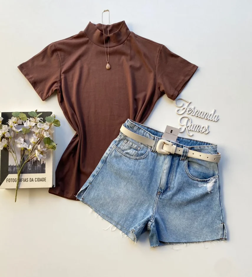 T-shirt Feminina Mariana Gola Alta Marrom - Fernanda Ramos Store