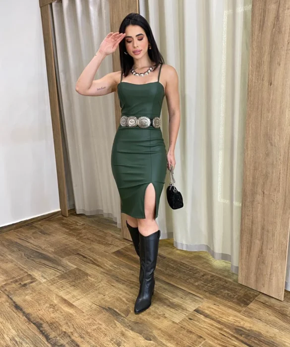 Vestido Curto com Bojo e Fenda Couro Eco Verde Militar - Fernanda Ramos Store