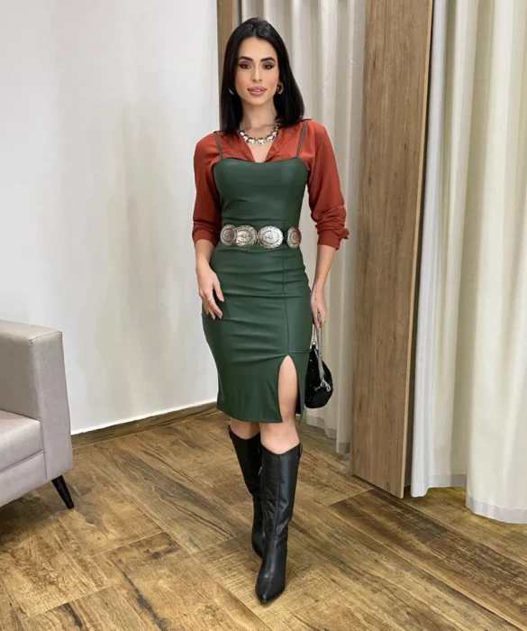 Vestido Curto com Bojo e Fenda Couro Eco Verde Militar - Fernanda Ramos Store