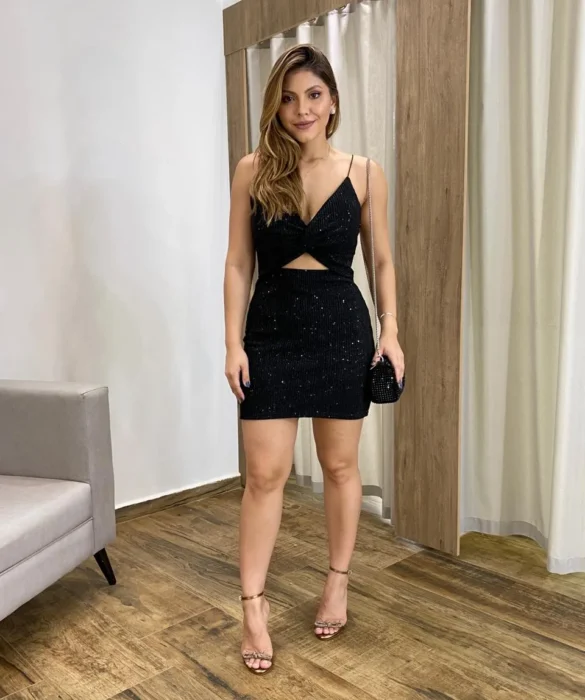 Vestido Feminino Curto com Bojo de Alcinha Lurex com Paetê Preto - Fernanda Ramos Store