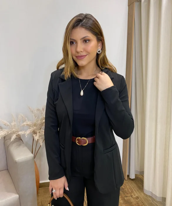 Blazer Manga Longa Feminino Débora com Bolsos Falsos Preto - Fernanda Ramos Store