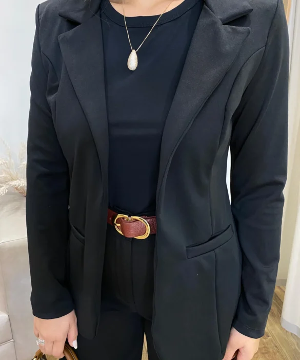 Blazer Manga Longa Feminino Débora com Bolsos Falsos Preto - Fernanda Ramos Store