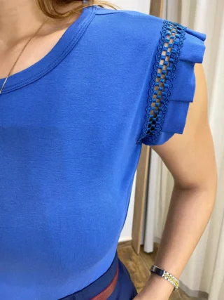 Blusa Feminina Lívia com Detalhe na Manga Azul - Fernanda Ramos Store