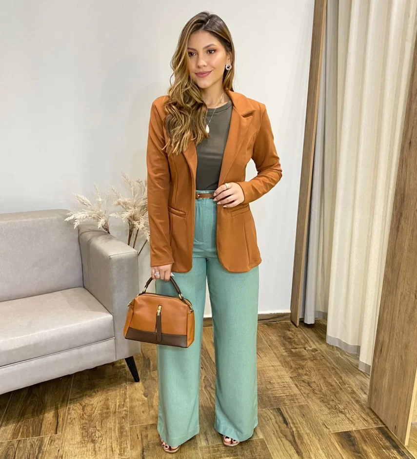 Blusa Feminina Lívia com Detalhe na Manga Verde Militar - Fernanda Ramos Store
