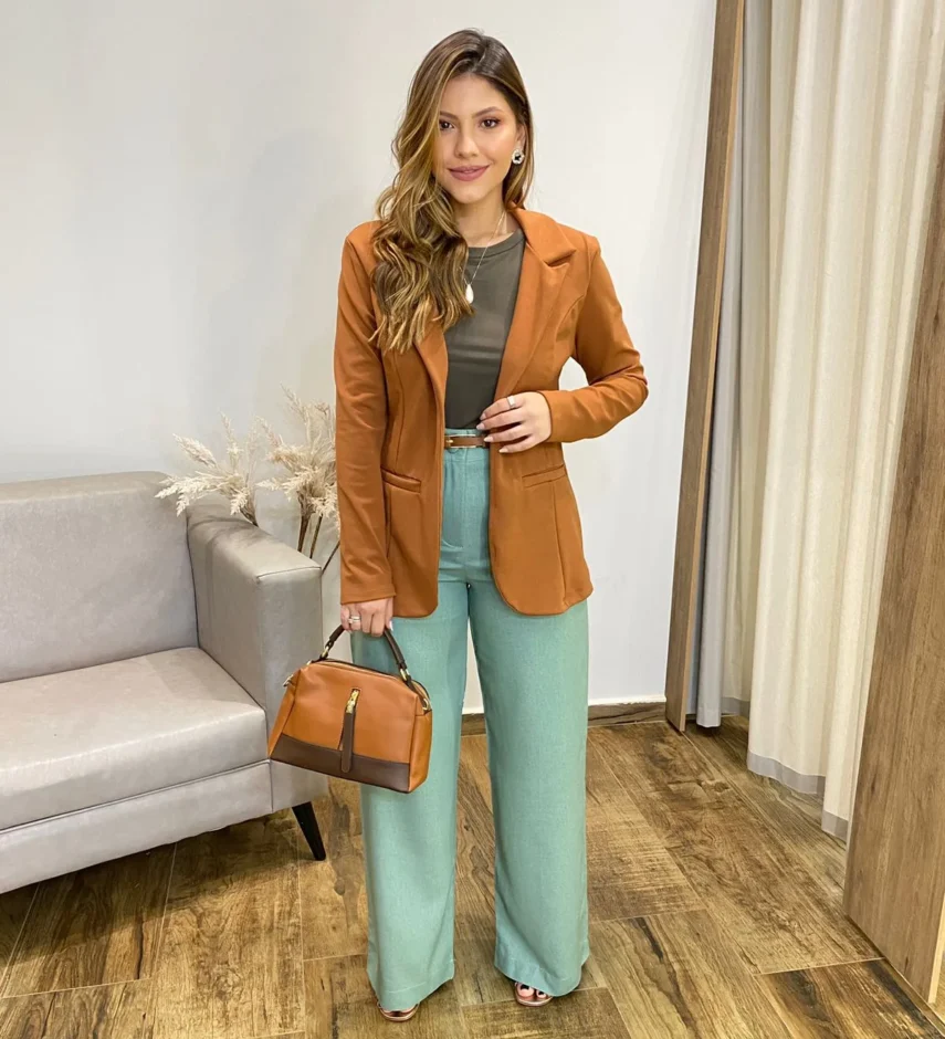 Blusa Feminina Lívia com Detalhe na Manga Verde Militar - Fernanda Ramos Store