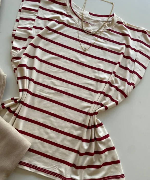 Blusa Feminina Tee Muscle Off White Listrada de Vinho - Fernanda Ramos Store