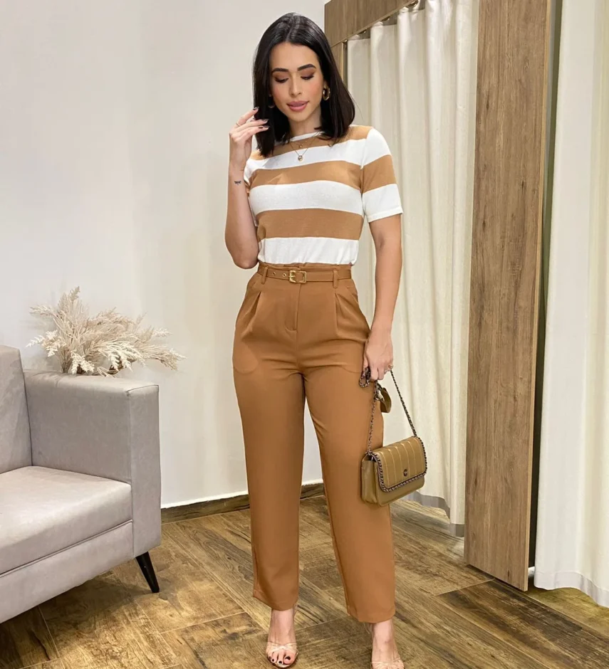 Blusa Feminina Tricot Catarina Manga Curta Listrada de Bege - Fernanda Ramos Store