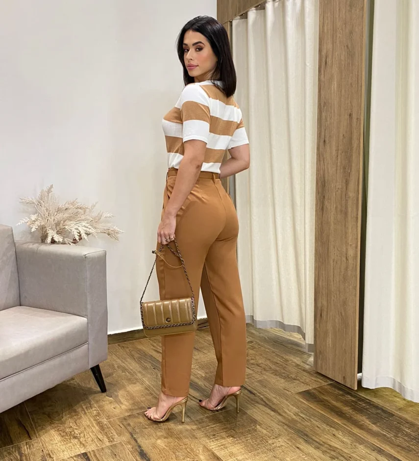 Blusa Feminina Tricot Catarina Manga Curta Listrada de Bege - Fernanda Ramos Store