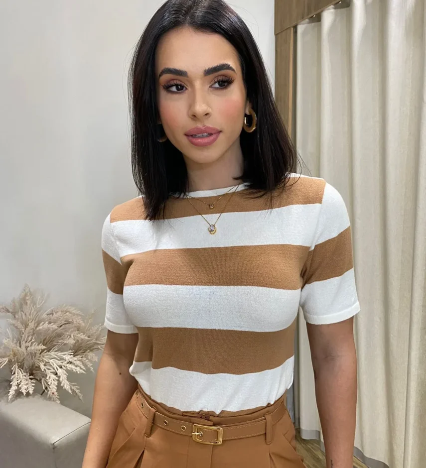 Blusa Feminina Tricot Catarina Manga Curta Listrada de Bege - Fernanda Ramos Store