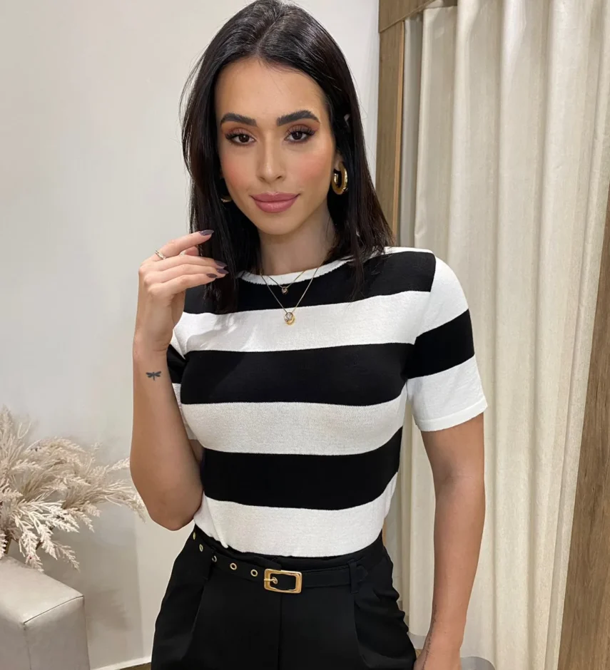 Blusa Feminina Tricot Catarina Manga Curta Listrada de Preto - Fernanda Ramos Store