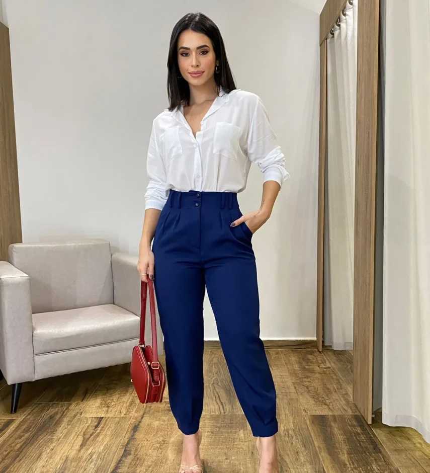 Calça Cenoura Alfaiataria Feminina com 2 Botões Azul Marinho - Fernanda Ramos Store