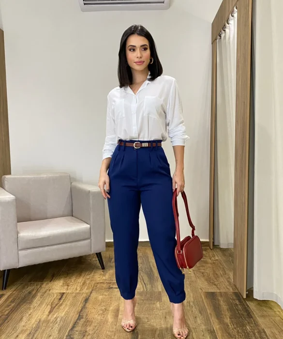 Calça Cenoura Alfaiataria Feminina com 2 Botões Azul Marinho - Fernanda Ramos Store