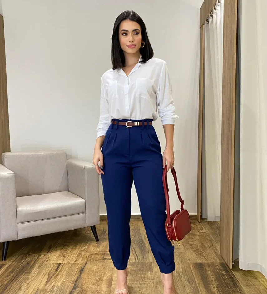 Calça Cenoura Alfaiataria Feminina com 2 Botões Azul Marinho - Fernanda Ramos Store