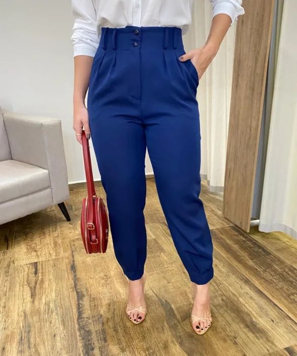 Calça Cenoura Alfaiataria Feminina com 2 Botões Azul Marinho - Fernanda Ramos Store