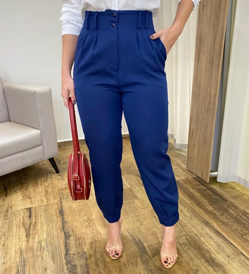 Calça Cenoura Alfaiataria Feminina com 2 Botões Azul Marinho - Fernanda Ramos Store