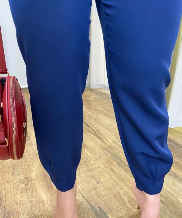 Calça Cenoura Alfaiataria Feminina com 2 Botões Azul Marinho - Fernanda Ramos Store