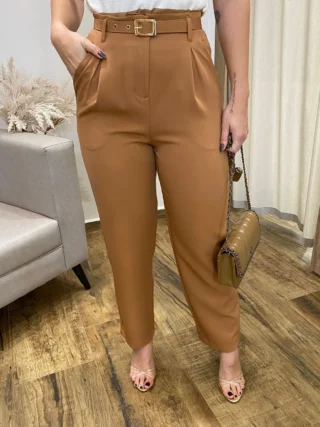 Calça Feminina Mary Alfaiataria Caramelo com Cinto - Fernanda Ramos Store