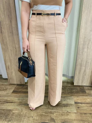 Calça Feminina Pantalona Alfaiataria Eloá com Cinto Bege - Fernanda Ramos Store