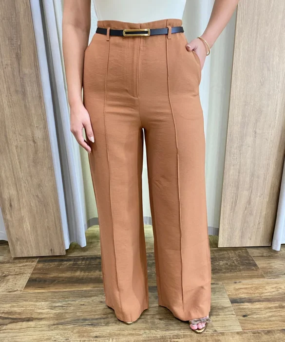 Calça Feminina Pantalona Alfaiataria Eloá com Cinto Caramelo - Fernanda Ramos Store