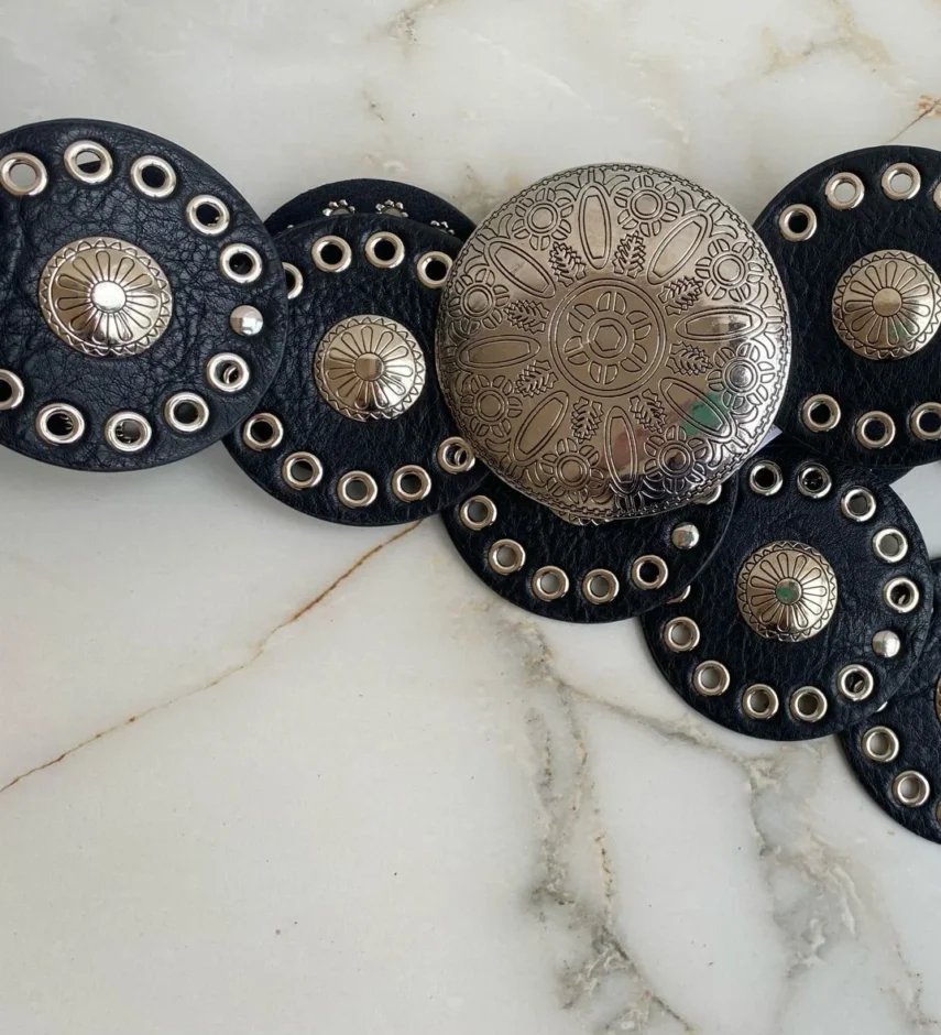 Cinto Feminino Esther Preto com Detalhes Prata - Fernanda Ramos Store
