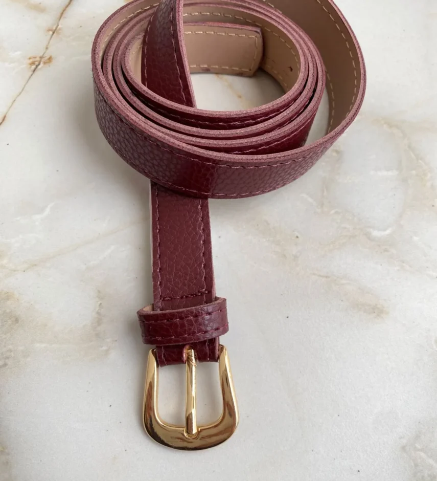 Cinto Feminino Pietra Vinho com Fivela Dourada - Fernanda Ramos Store
