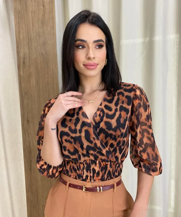 Cropped Feminino Íris Tule Manga 3/4 Animal Print - Fernanda Ramos Store