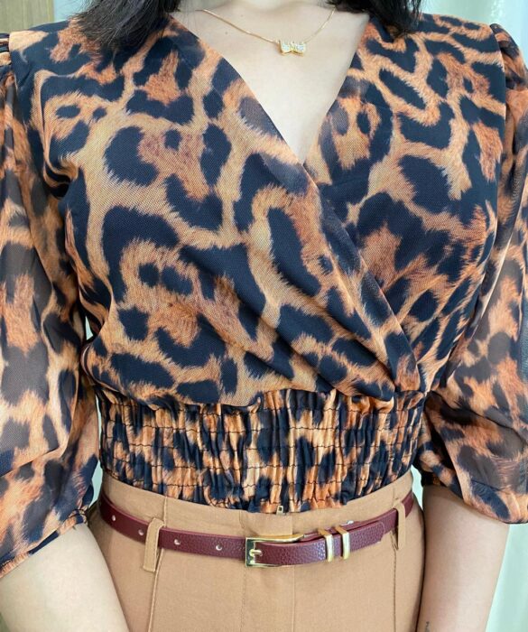 Cropped Feminino Íris Tule Manga 3/4 Animal Print - Fernanda Ramos Store