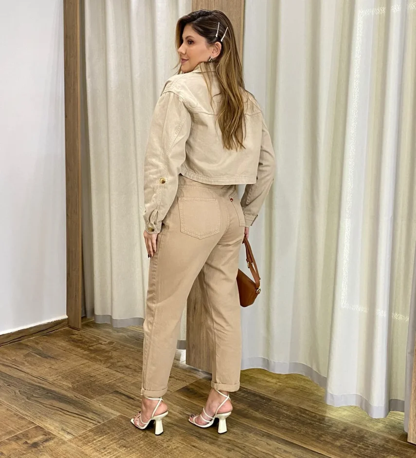 Jaqueta Feminina Sophia Sarja com Bolso Bege - Fernanda Ramos Store
