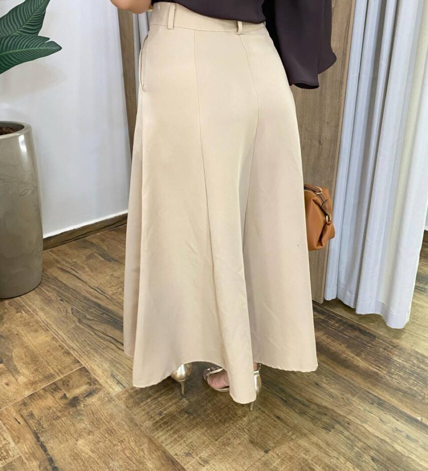 Saia Longa Feminina Alfaiataria Bege com Cinto - Fernanda Ramos Store