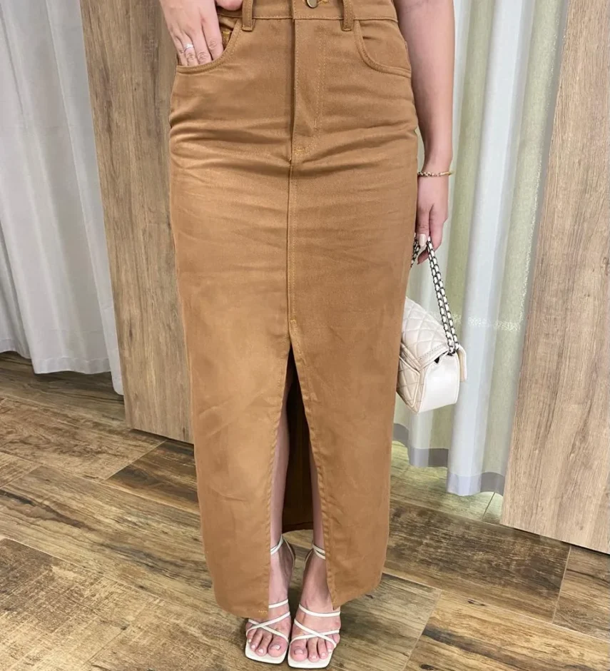 Saia Longa Feminina Malu Sarja Caramelo com Fenda Frontal - Fernanda Ramos Store