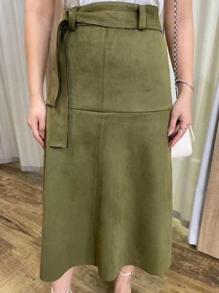 Saia Midi Laura Suede Verde Militar com Amarração - Fernanda Ramos Store