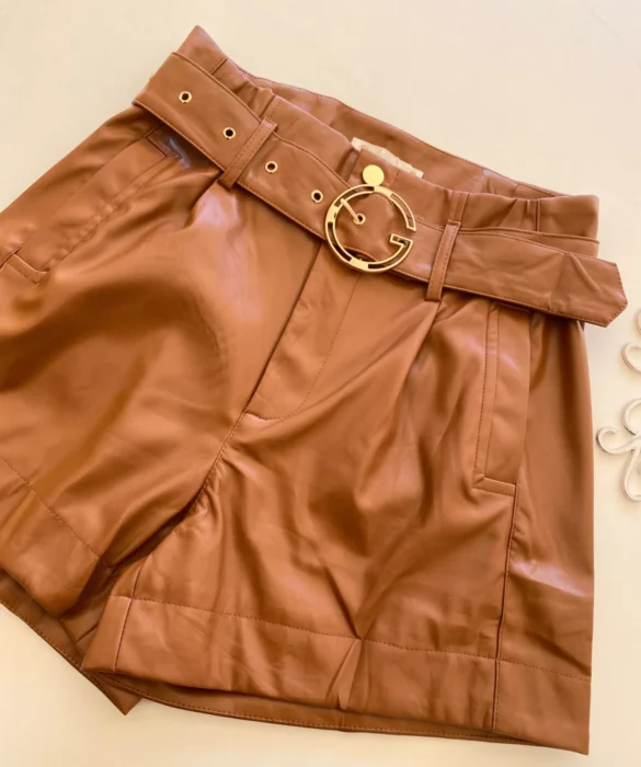 Short Feminino Laura Couro Eco com Cinto Caramelo - Fernanda Ramos Store